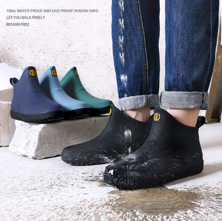 New Arrival Low Top Men' s Rain Shose Non-slip Waterproof Kitchen Shoes Men's Plastic Rain Boots supplier